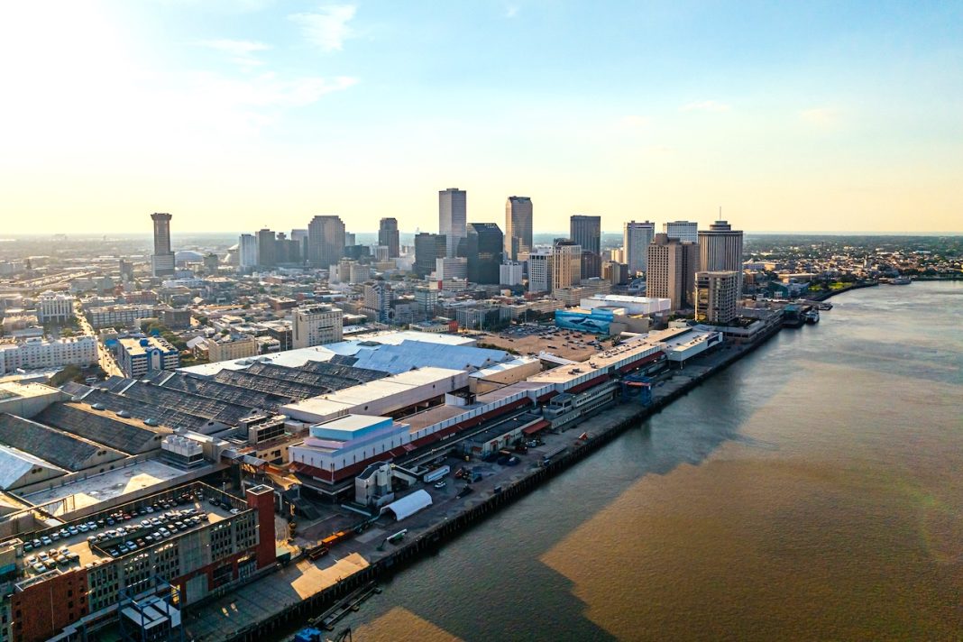 Oversubscribed Convention Center Bonds Earn Top Ratings