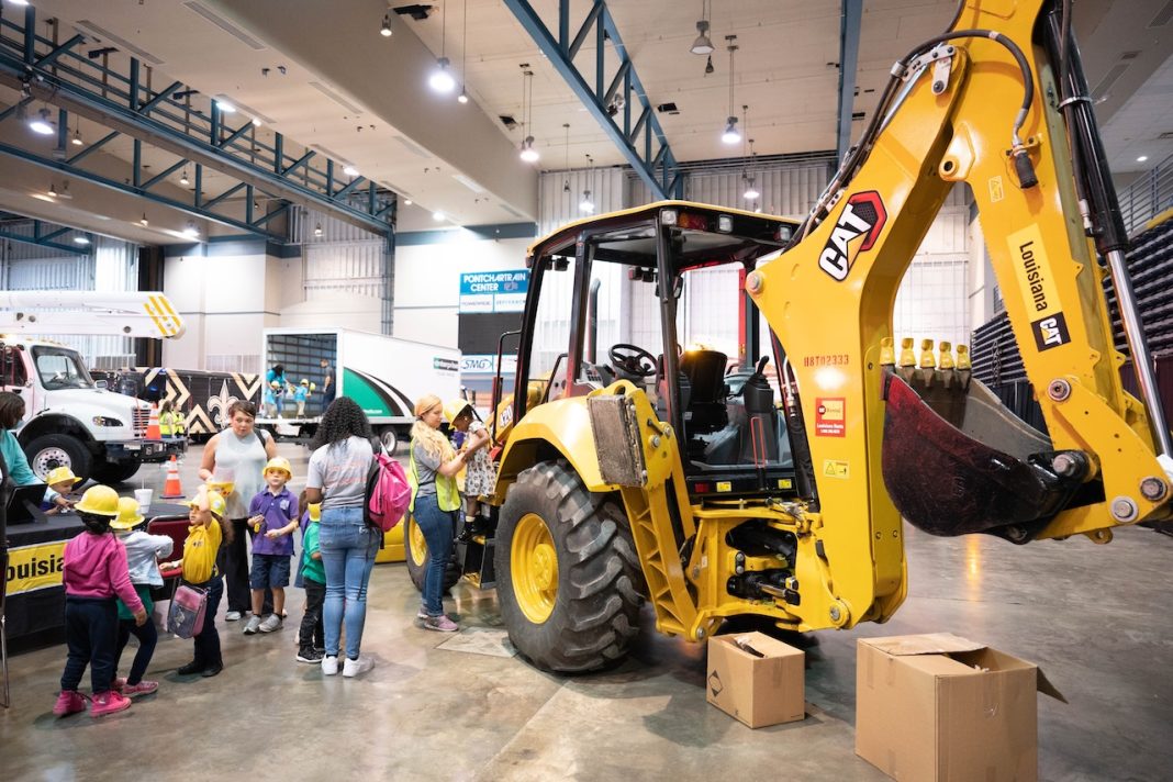 Junior League Brings Opportunities to Local Students