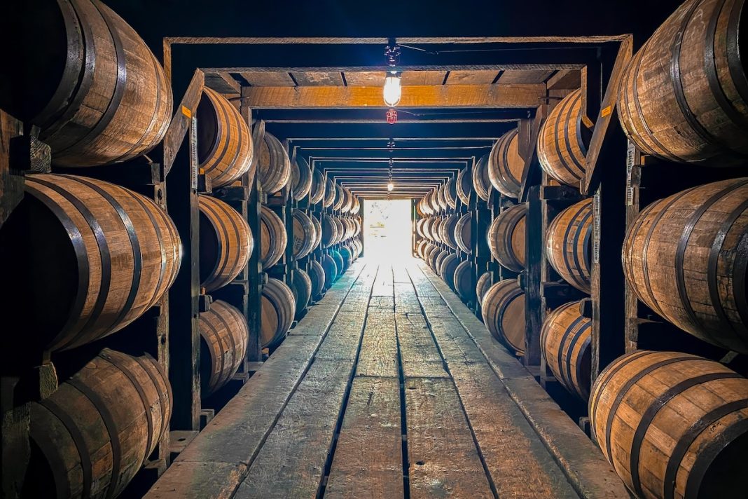 Jim Beam Pauses Flagship Bourbon Production in 2026