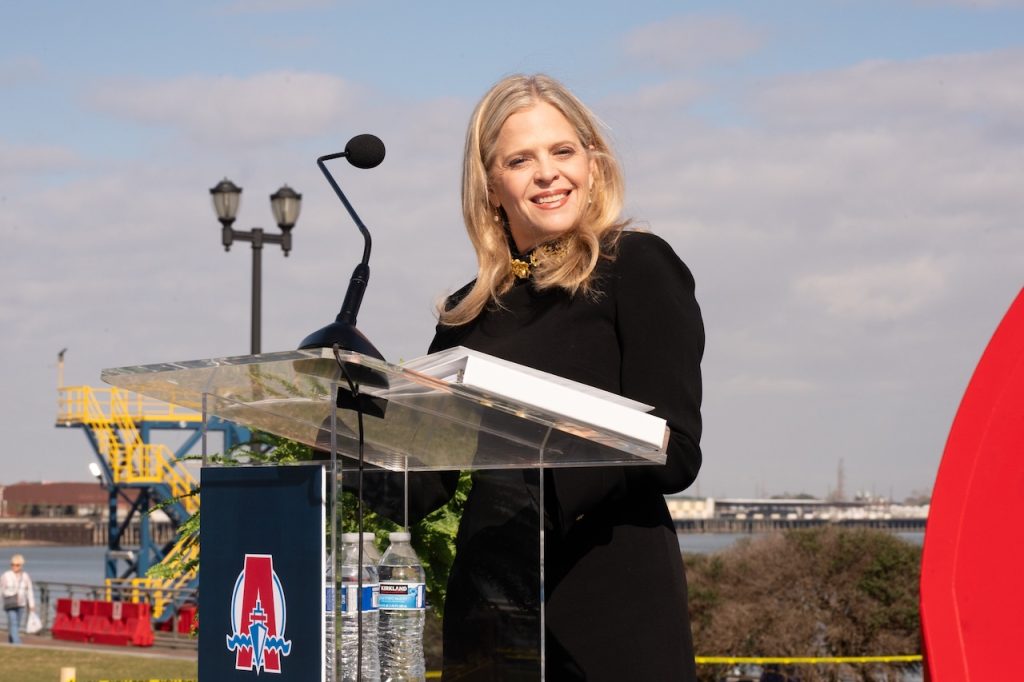 Associated Terminals Adds 2 New All-Electric Cranes - Biz New Orleans