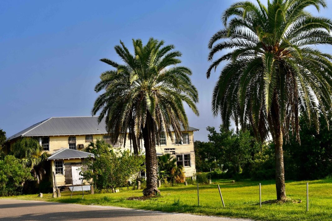 Restore Grand Isle Buys Oleander Hotel