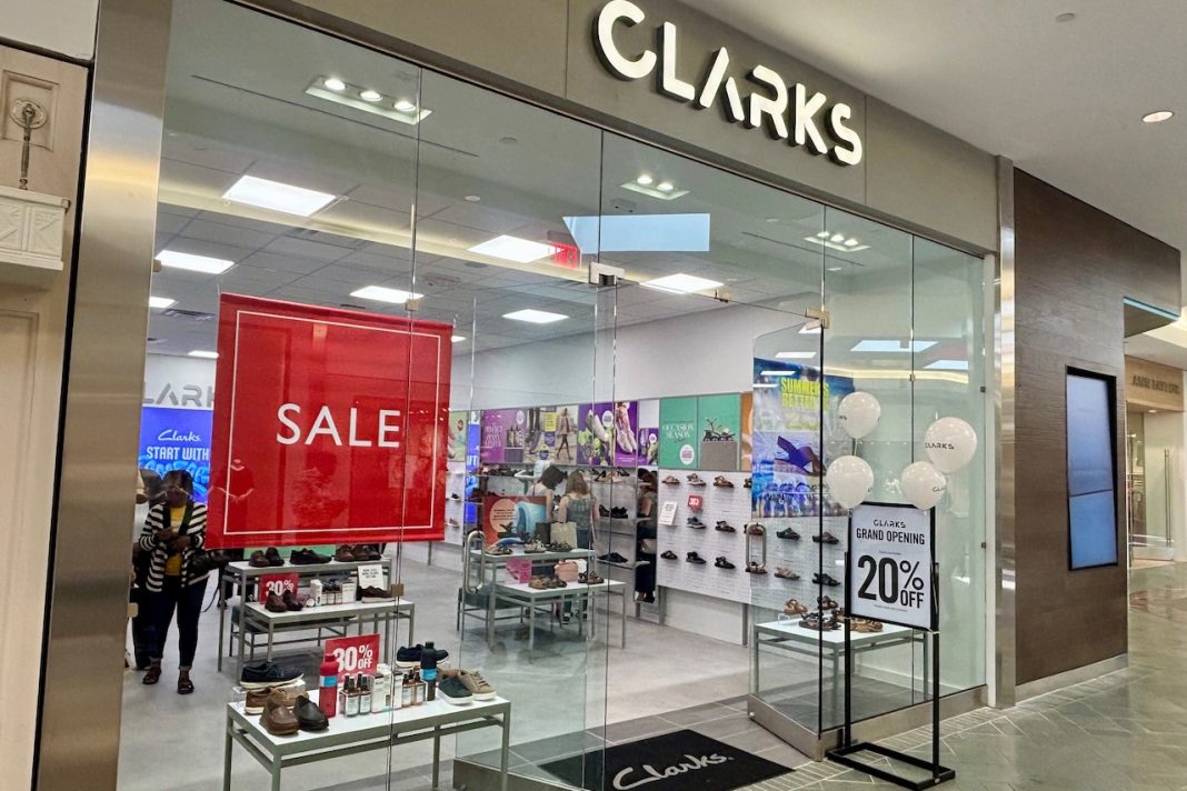 Clarks Opens at Lakeside Shopping Center