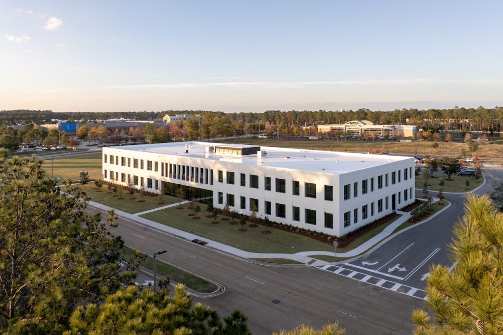 River Chase II Reflects Changing Northshore Workplace Trends. Photo by Michael Mantese provided by EskewDumezRipple.